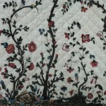 Jupon piqué XVIIIe s. en indienne à motif jardinier. Jupon piqué XVIIIe s. en indienne à motif jardinier.