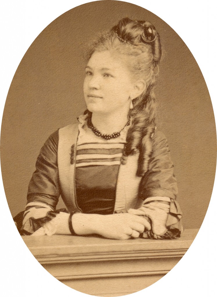 Portrait d'Irma Salamo photo Provost, Perpignan, vers 1875.