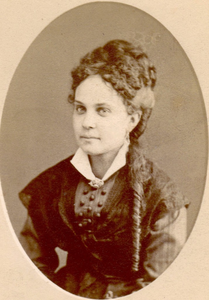 Portrait de jeune femme, Perpignan, vers 1875.