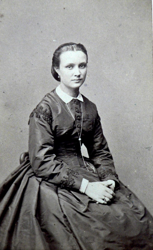Portrait de jeune femme, Photo Persus, Paris, vers 1865.