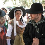 Les femmes des campagnes du Comtat Venaissin portaient des parures d’argent, moins chères et précieuses que celles que pouvaient porter les citadines. photo Laurent Fonquernie