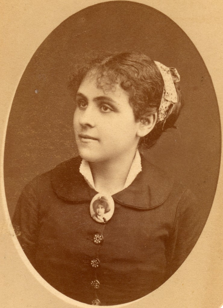 Portrait de femme, Roussillon, autour de 1880/1885.