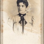 Portrait de jeune Catalane, Perpignan, autour de 1900.