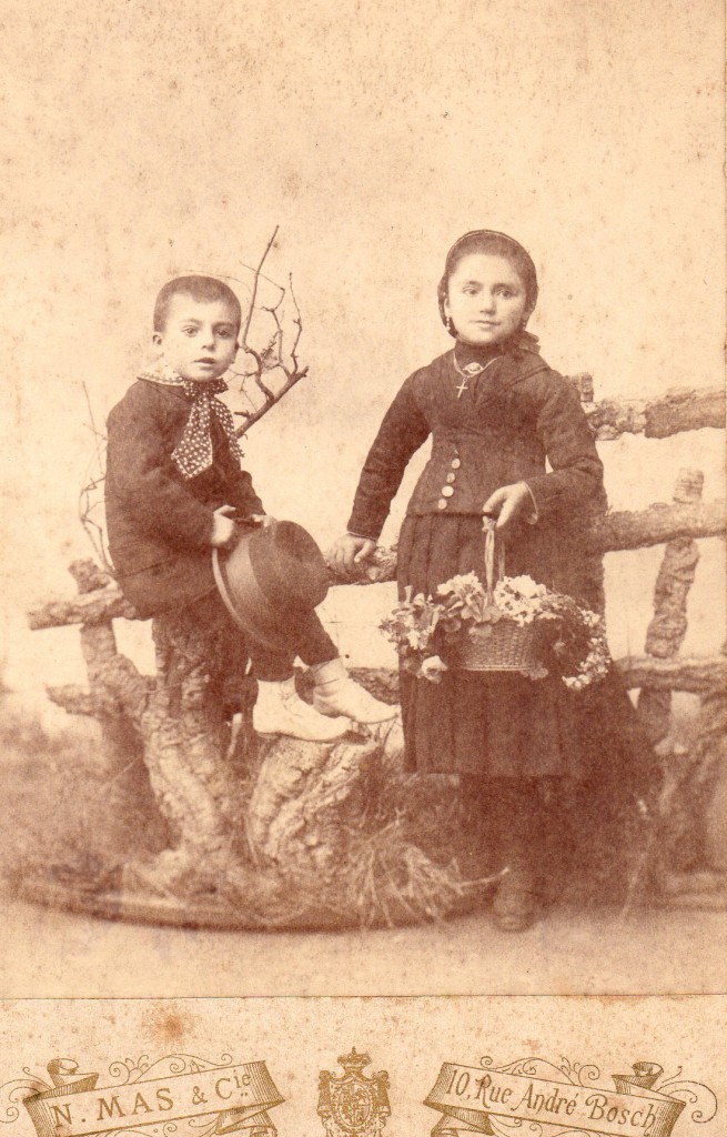 Enfants du Roussillon, cliché Mas, Perpignan, autour de 1880.