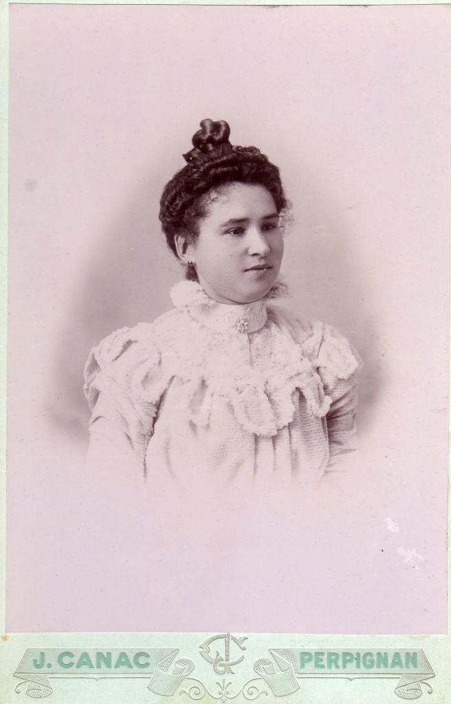 Portrait de femme, autour de 1900, Perpignan.