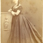 Portrait de femme en robe de bal, Perpignan, vers 1860