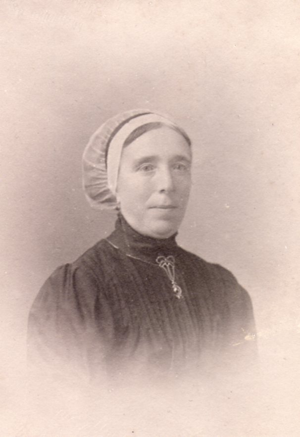 Portrait d'Honorine Fourquet, épouse de Joseph Abril Portrait d'Honorine Fourquet, épouse de Joseph Abril