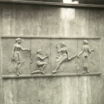 Bas relief dû à l'artiste catalan Pinet de Gaulade