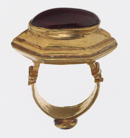 Hinged Ring. Greek, Hellenistic, 2nd–1st Century B.C. Gold with garnet. Metropolitan Museum of Art, New York.