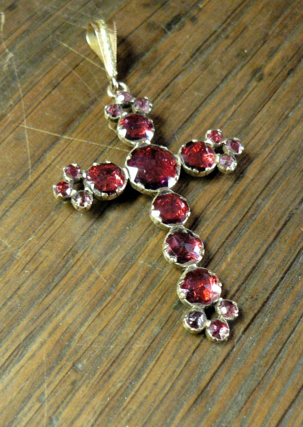 Croix Catalane Et Bague En Or 18 Carats Avec Grenat - Occasion, Bon état Général