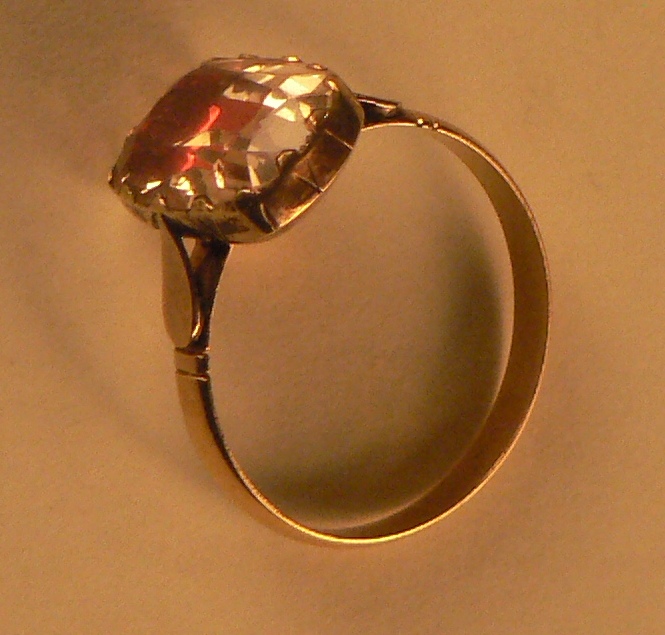 Bague en serti clos à griffes, Perpignan, XIXe s.