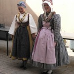 Deux danseuses du groupe Guingoi