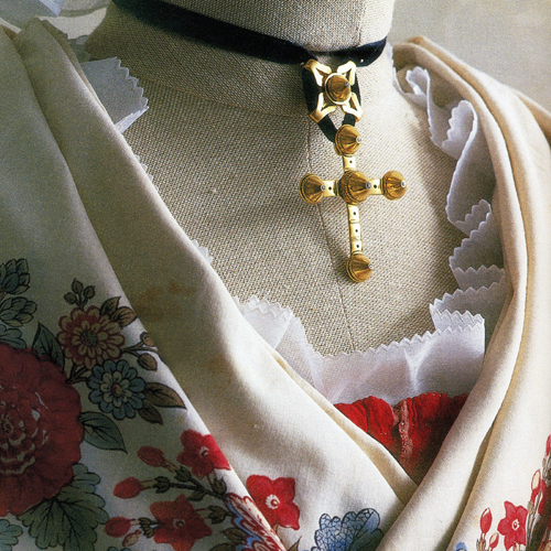 magnifique croix capucine provençale