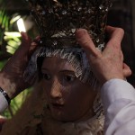 Mise en place de la couronne, Vierge de la Sacristie, cathédrale de Perpignan, photo Luc Noel Galli.