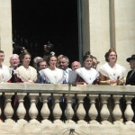 Présentation de la 21e Reine et de ses demoiselles d'honneur le 1er mai 2011.