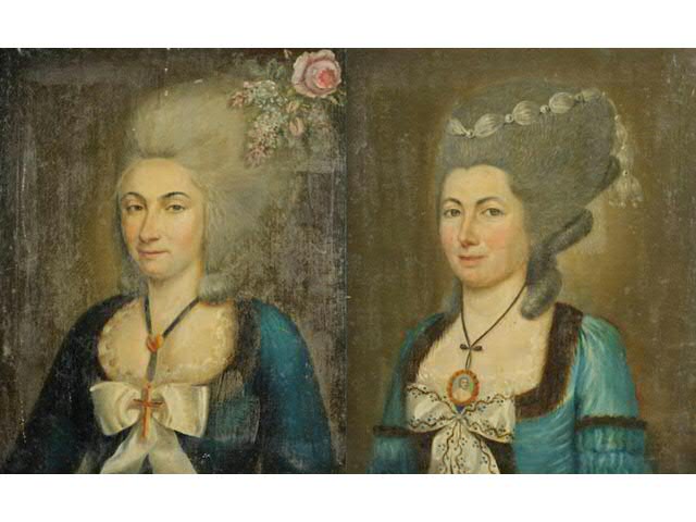 Deux portraits de femmes d'époque Louis XVI