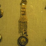 Chatelaine et sa montre, XVIIIe s. Musée Marès, BCN.