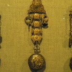 Chatelaine et sa montre, XVIIIe s. Musée Marès, BCN.