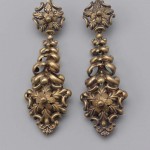 Boucles d'oreilles en métal doré 19eme siècle, Boston museum.