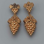 Boucles d'oreilles en métal doré 19eme siècle, Boston museum.