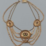 Collier d'esclavage en or et émaux, XIXe s., Boston museum.