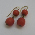 Boucles d'oreilles or et corail, XIXe s.