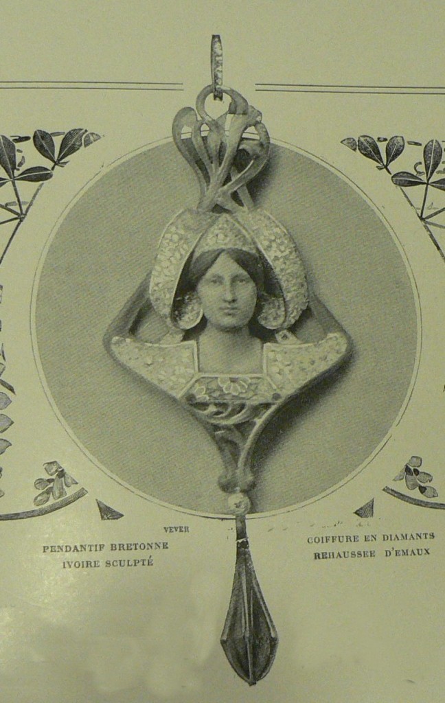 Les modes 1901, Pendentif "Bretonne" de Vever, paris. 