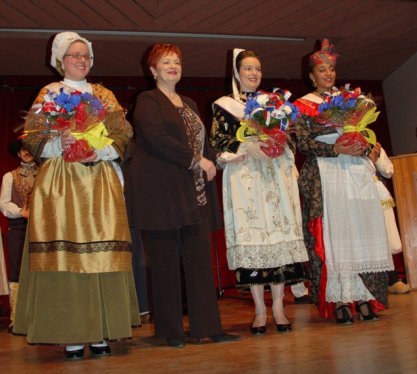 Autour de Fabienne Thibault, la Payse 2012 et ses dauphines.