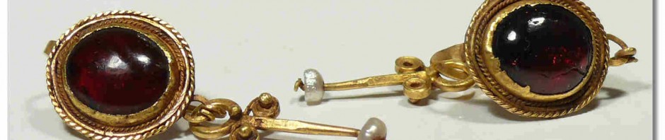 Paire de boucles d'oreille en or et grenat - Ier-IIIème siècle ap. J.-C.