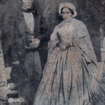 Couple en costume de cérémonie, vers 1855, Sud de la France.