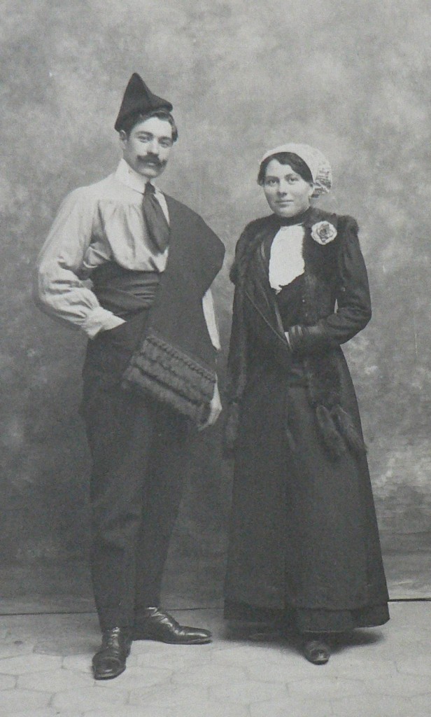 Couple de Roussillonnais, 1912. Couple de Roussillonnais, 1912.
