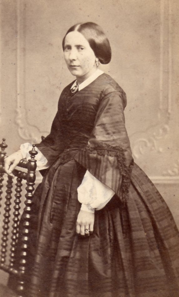 Portrait de femme, photo Huguet-Moline à Montpellier, après 1862.