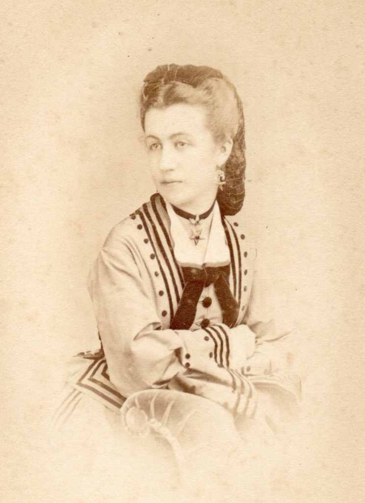 Portrait de jeune femme, photo Durand, Benjamin Escudié successeur, Lyon.