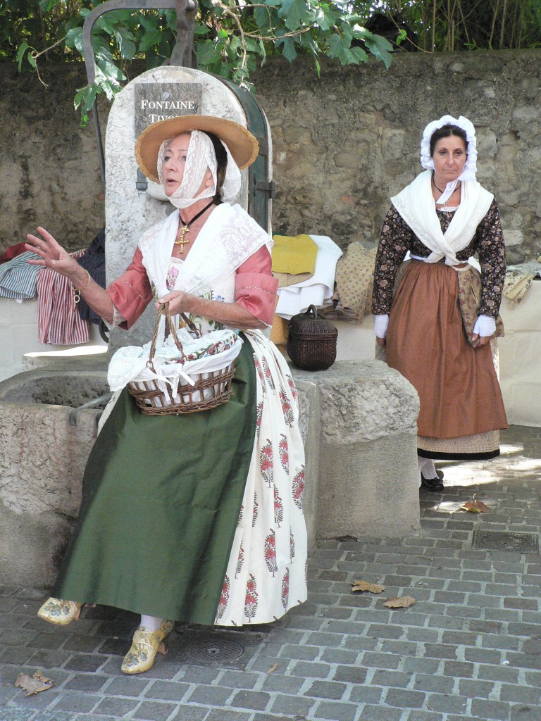 les costumes colorés à l'honneur à Trets