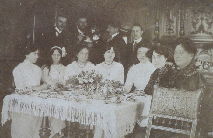 Soirée chez les Borreil, Ille sur tet, vers 1910.