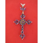 Croix surmontée d'un Saint-Esprit, Grenat de Perpignan, milieu XIXe s.