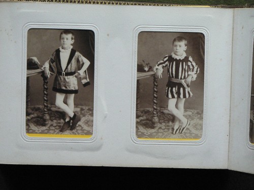 Enfants en tenue de carnaval, vers 1870, Perpignan.