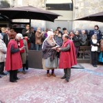 Remise des grenats d'or par les bijoutiers aux meilleurs costumes du défilé