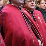 Confrères grenatiers de la Confrérie, photo l'Indépendant.