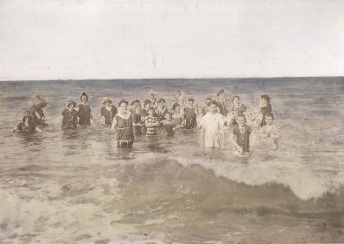 La Franqui, autochrome procédé tricolore, daté de 1904. Aude, Pyrénées-Orientales. La Franqui, autochrome procédé tricolore, daté de 1904. Aude, Pyrénées-Orientales. 