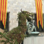 El Drac dans le patio de l'Hotel de Ville de Perpignan