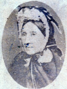 josephine Teulière, épouse Escanyé née a Thuès en 1801.