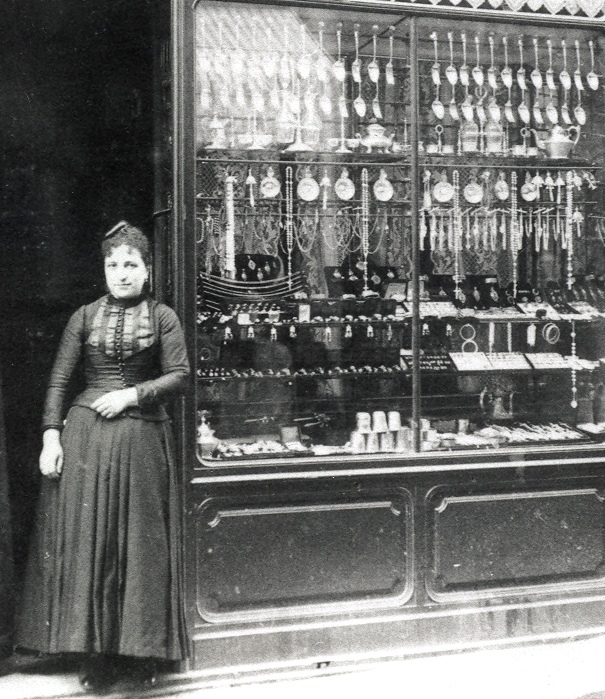 La boutique Velzy à Perpignan en 1875.