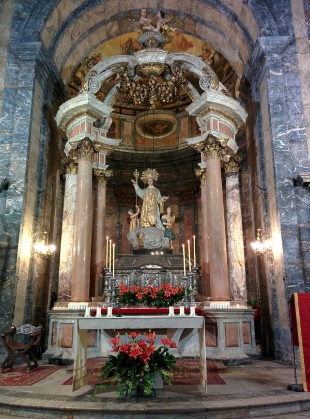 chapelle et reliques de Saint Narcisse, église Sant Feliu. 