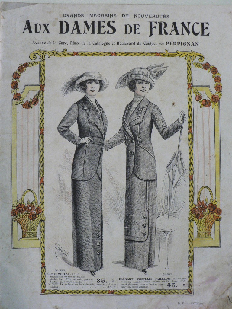 Robes entravées aux Dames de France. 