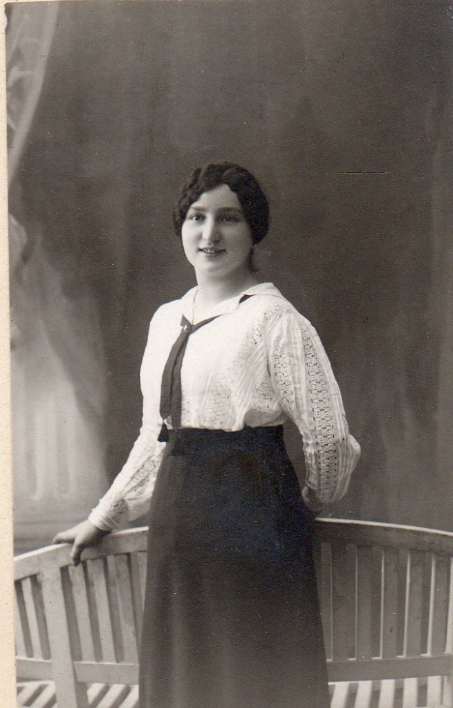 Jeanne ANDRE epouse de Joseph CHARPENTIER Jeanne ANDRE epouse de Joseph CHARPENTIER