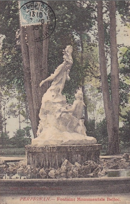 La fontaine munumentale du square de Perpignan.