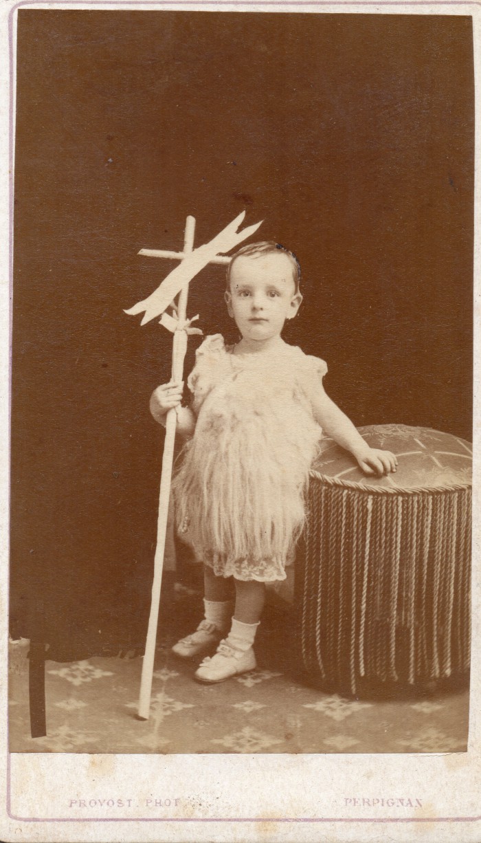 Photo Provost, Perpignan, saint Jean-Baptiste enfant.