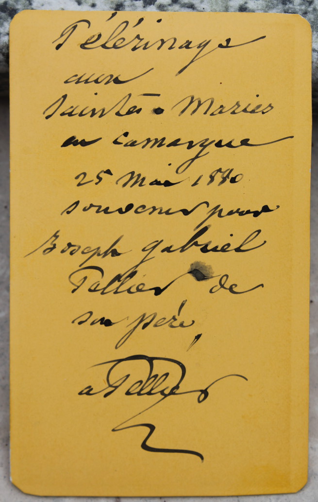 Inscription et signature au dos. 