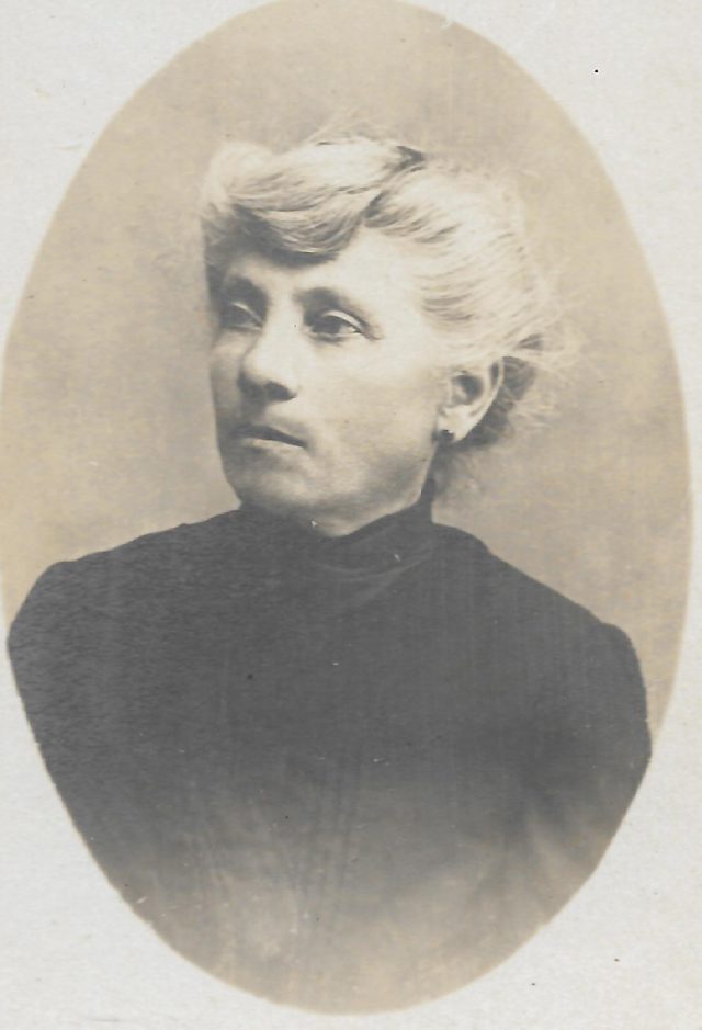 Portrait de madame Léon BROUSSE